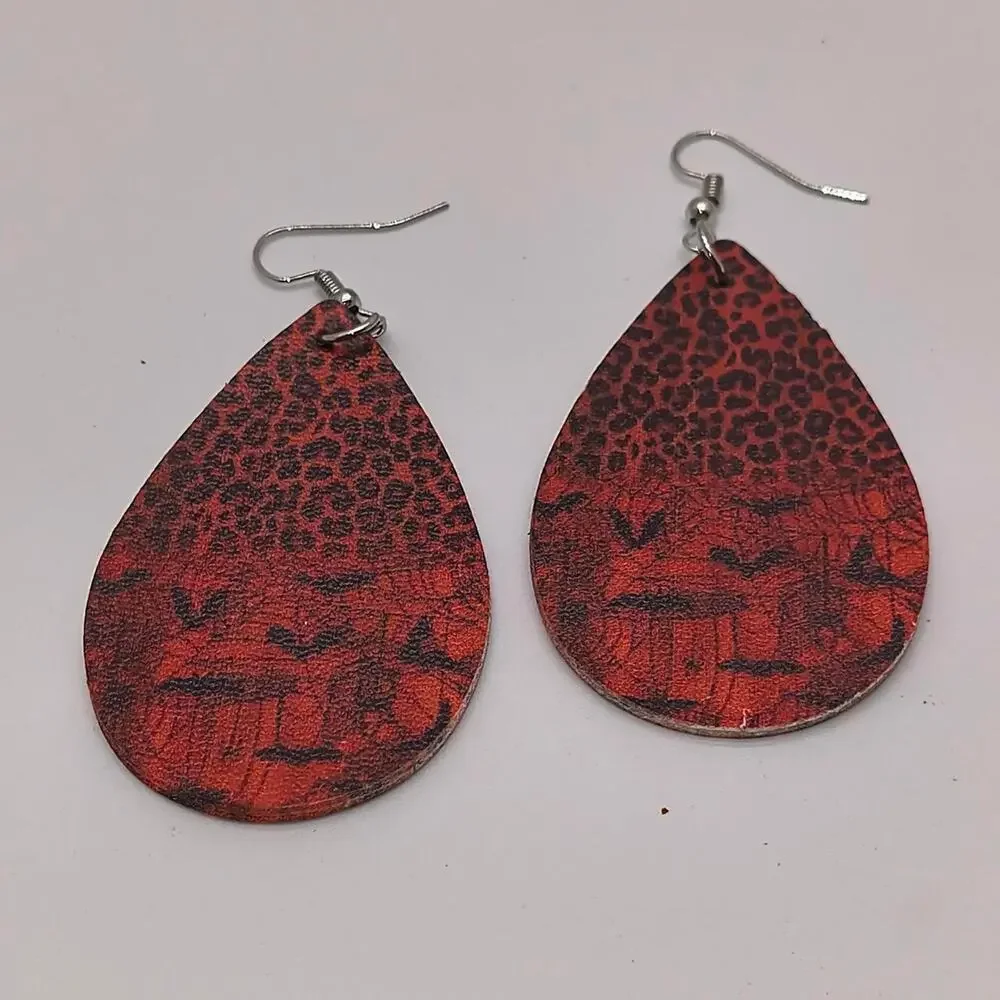 H 2 halloween earrings 2 pair